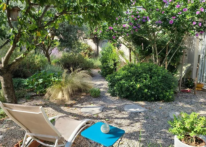 Chez Nous Dans Notre Petit Jardin