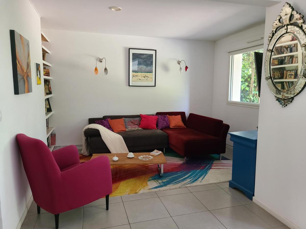 Chez Nous Dans Notre Petit Jardin Habitación en casa particular Montpellier